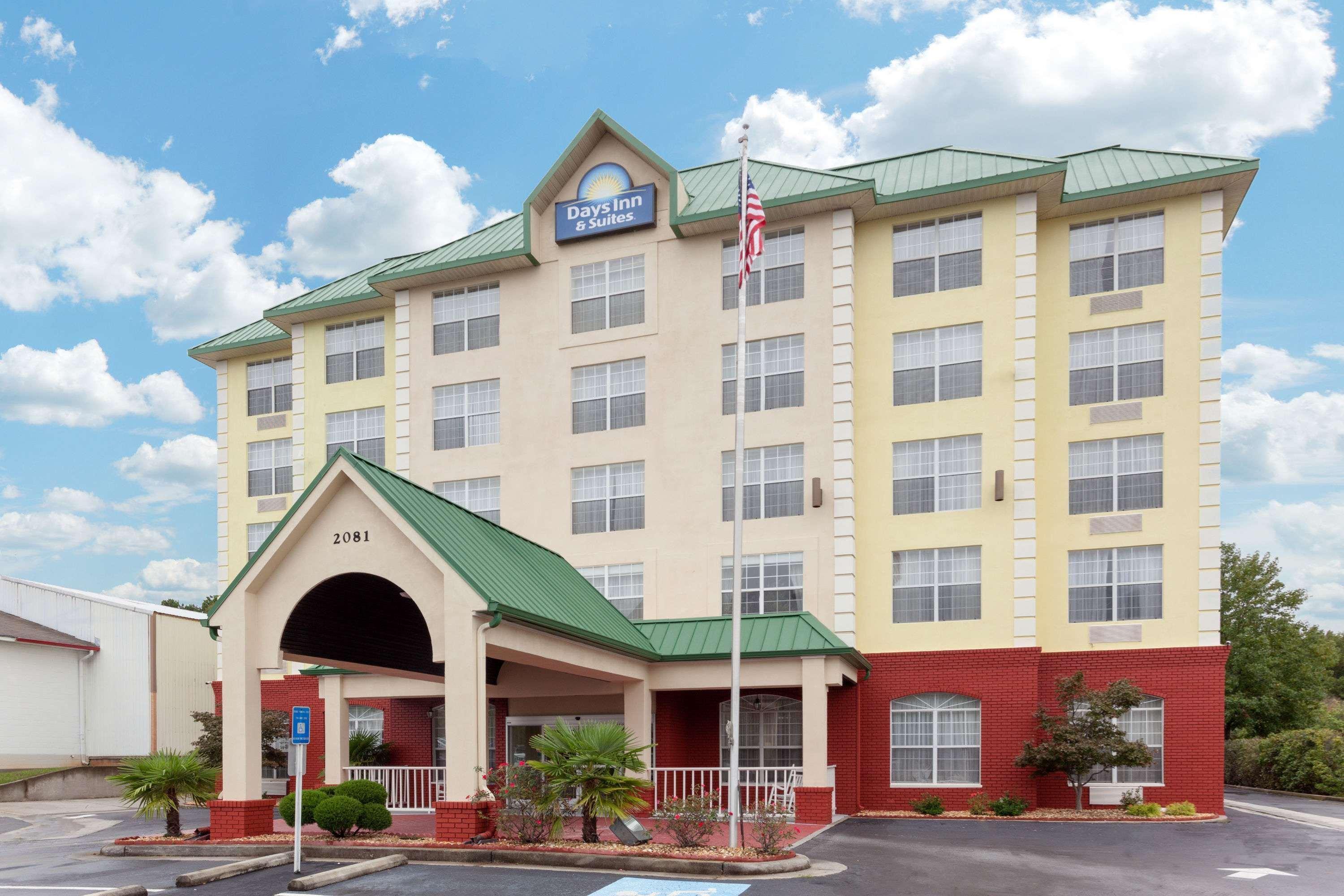 Vista Exterior Days Inn & Suites by Wyndham Tucker/Northlake