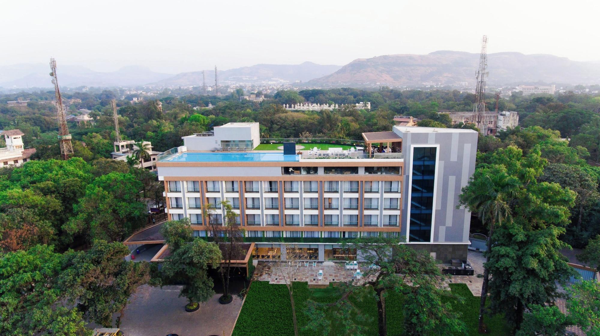 Vista Exterior Regenta SGS Greenotel - Lonavala