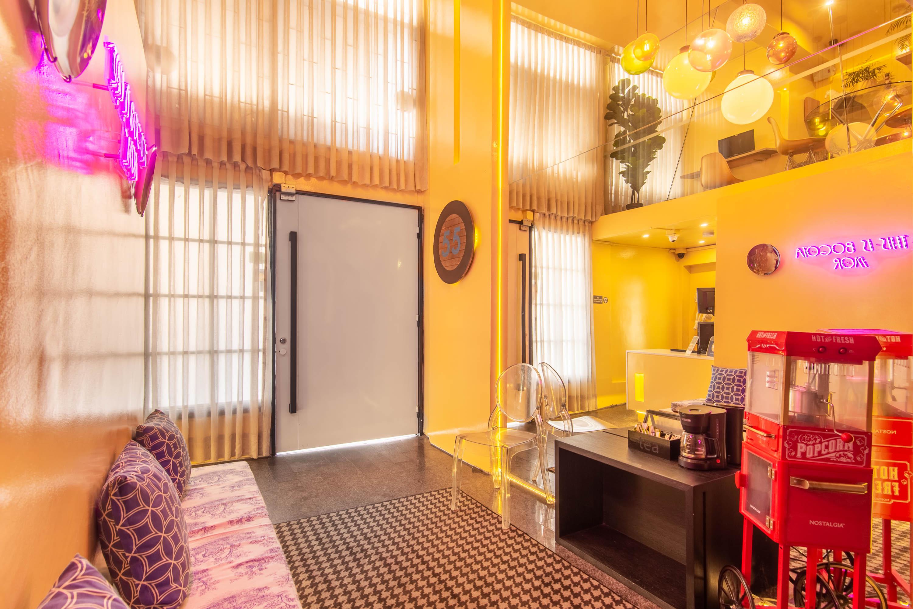 Varios Hotel Living 55
