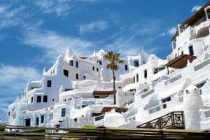 Paquete - Bajo el encanto del mar: Punta del Este