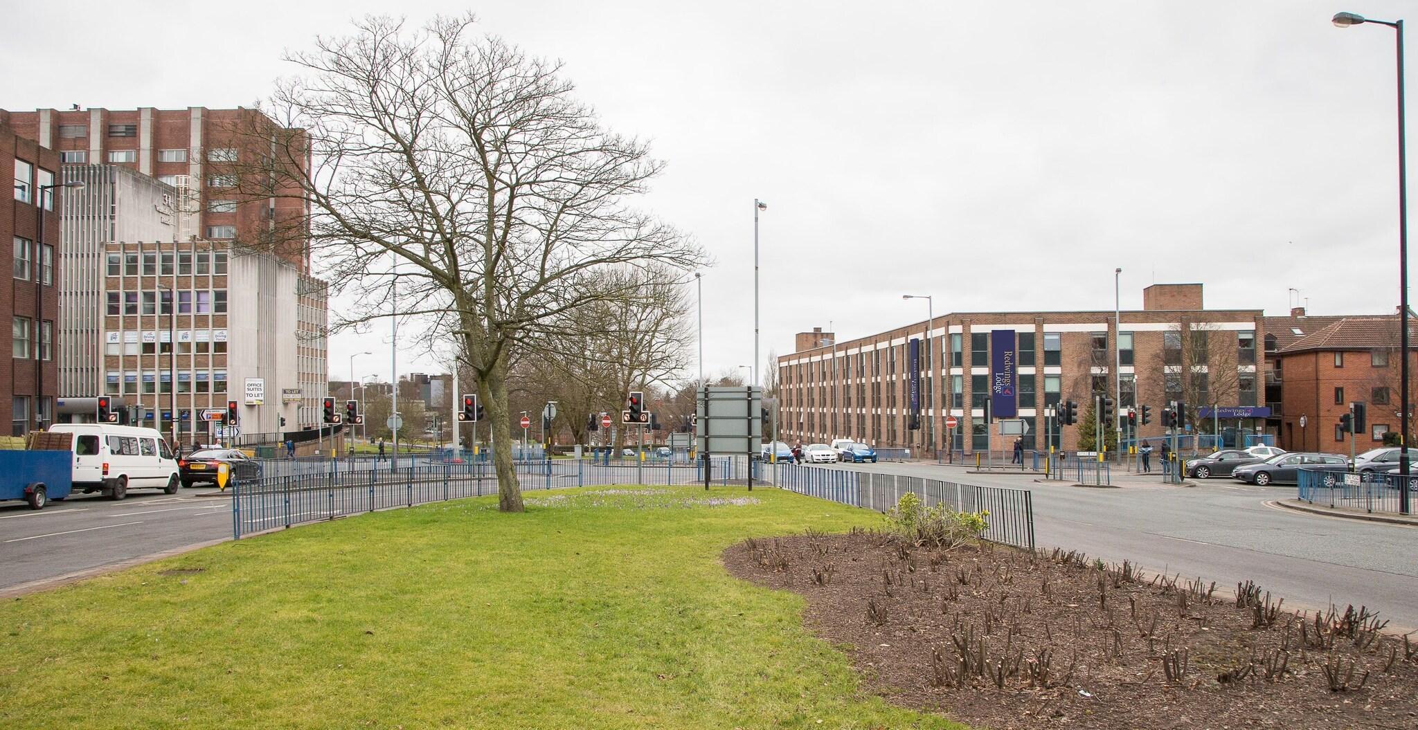 Vista Exterior Redwings Lodge Wolverhampton