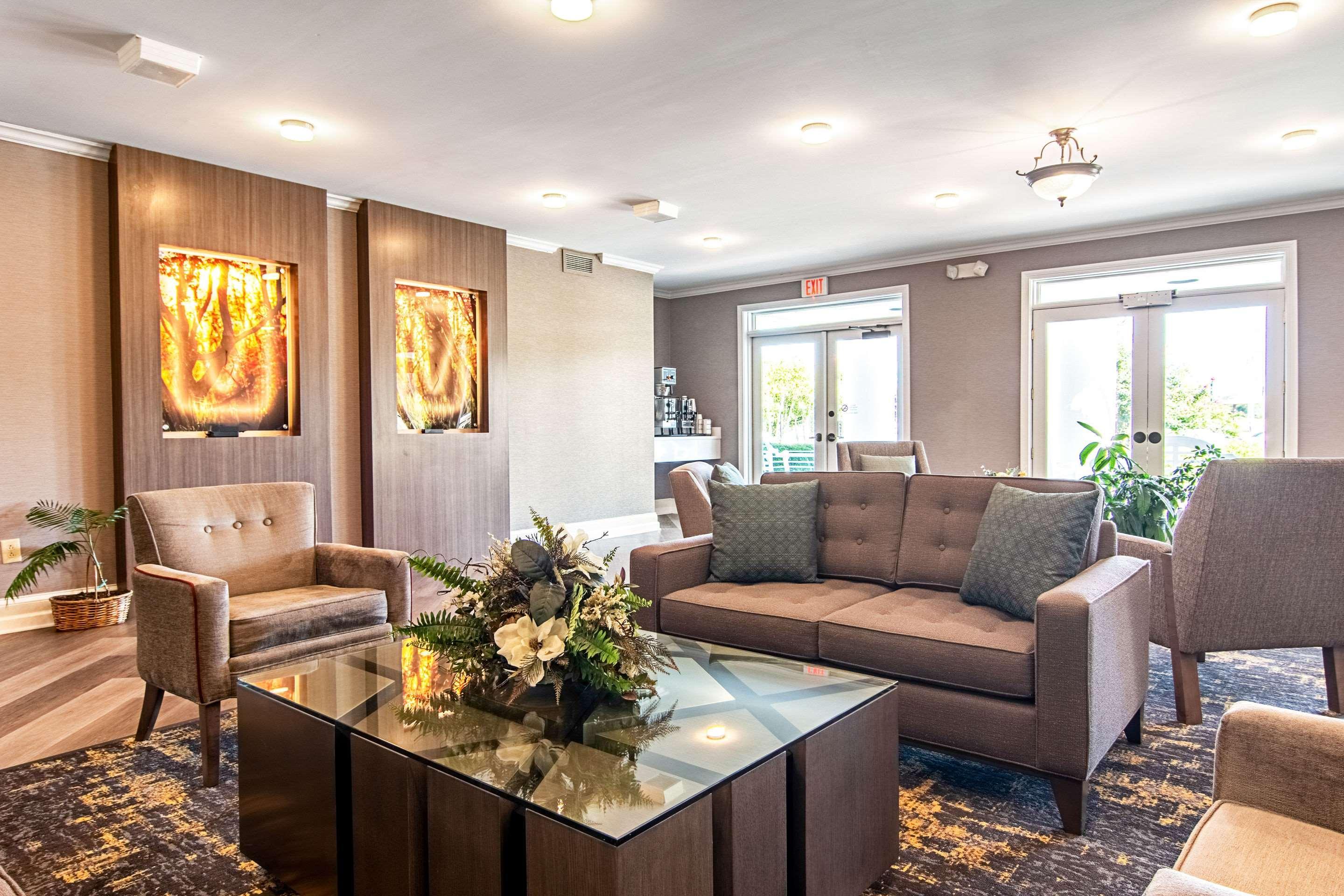 Vista Lobby Clarion Inn Willow River