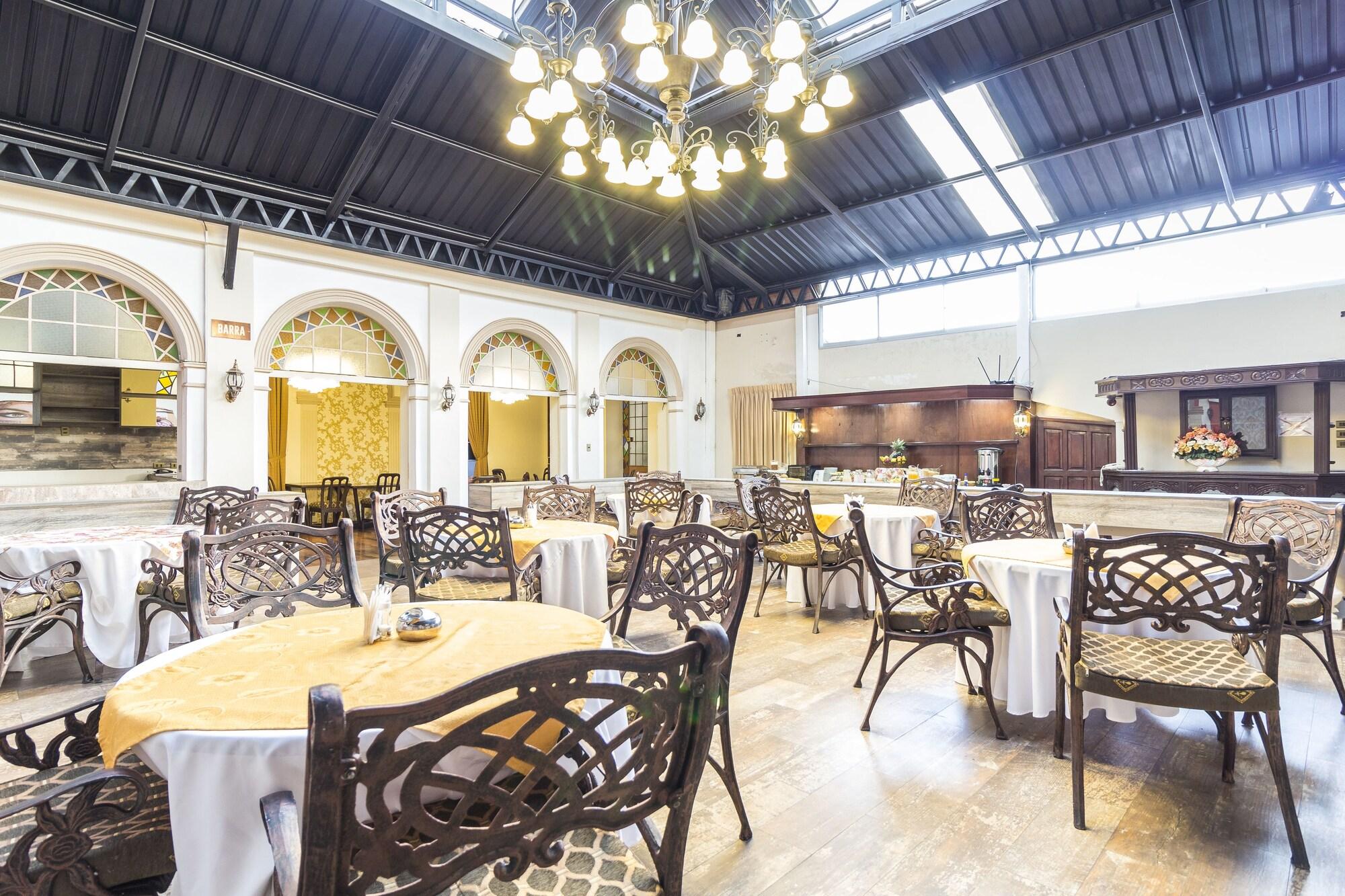 Restaurant Capital Plaza Hotel