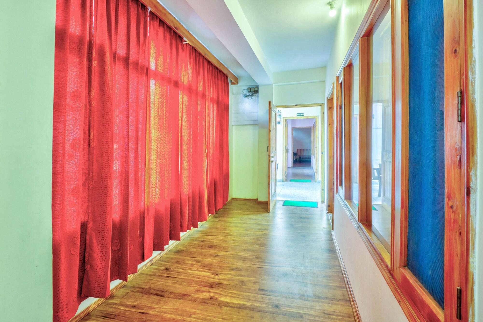 Vista Exterior Hotel Monarch Residency Manali