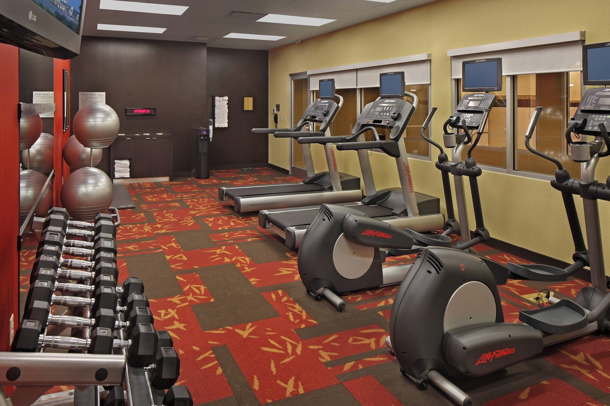 Gimnasio Courtyard Philadelphia Coatesville/Exton