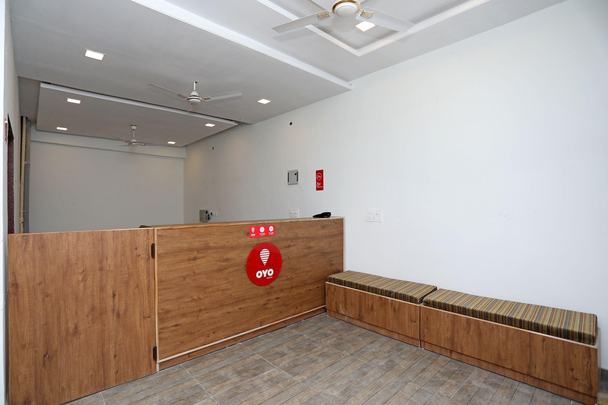 Vista Lobby OYO 10176 Hotel Bluebell