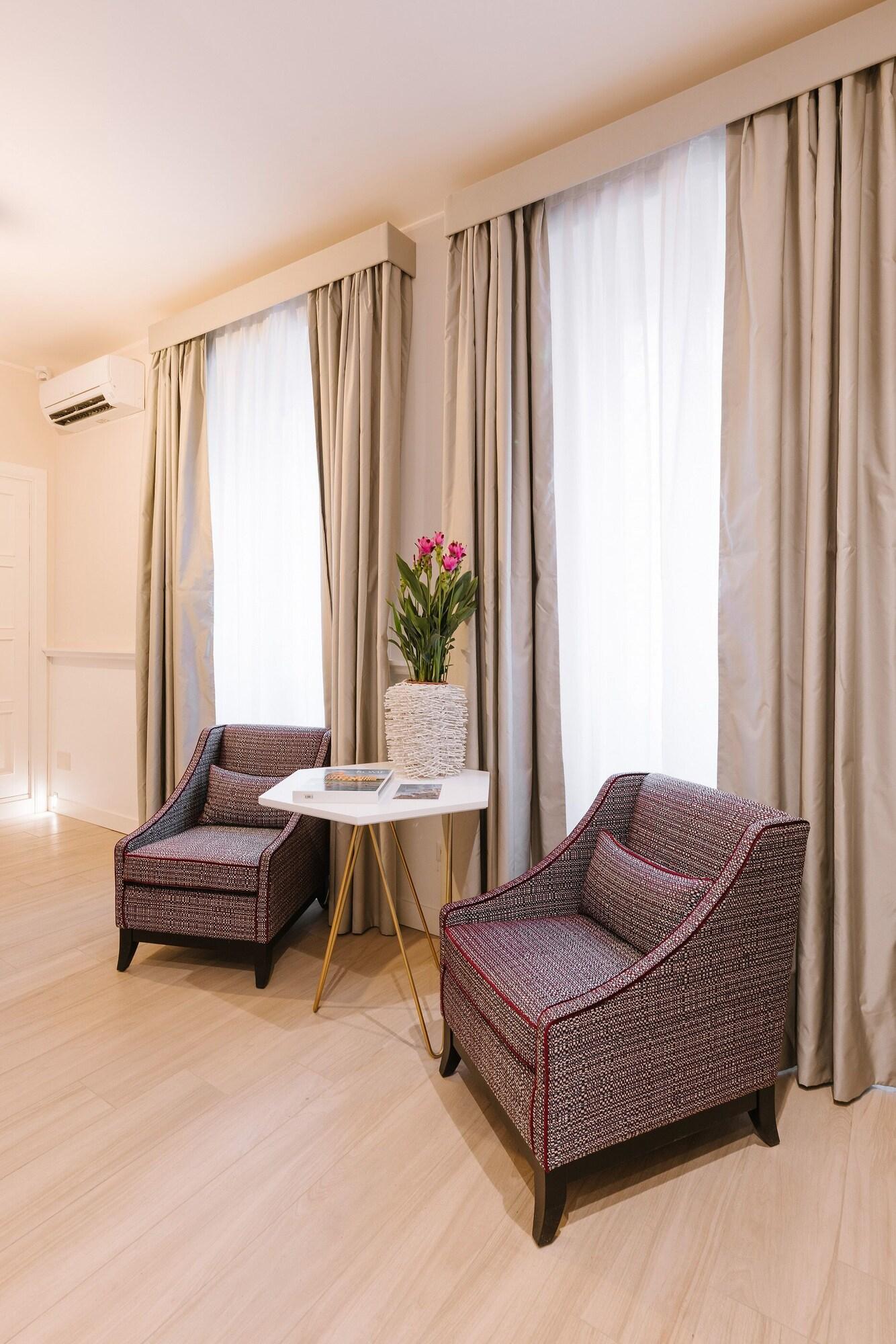 Vista Lobby Rhea Silvia Luxury Navona