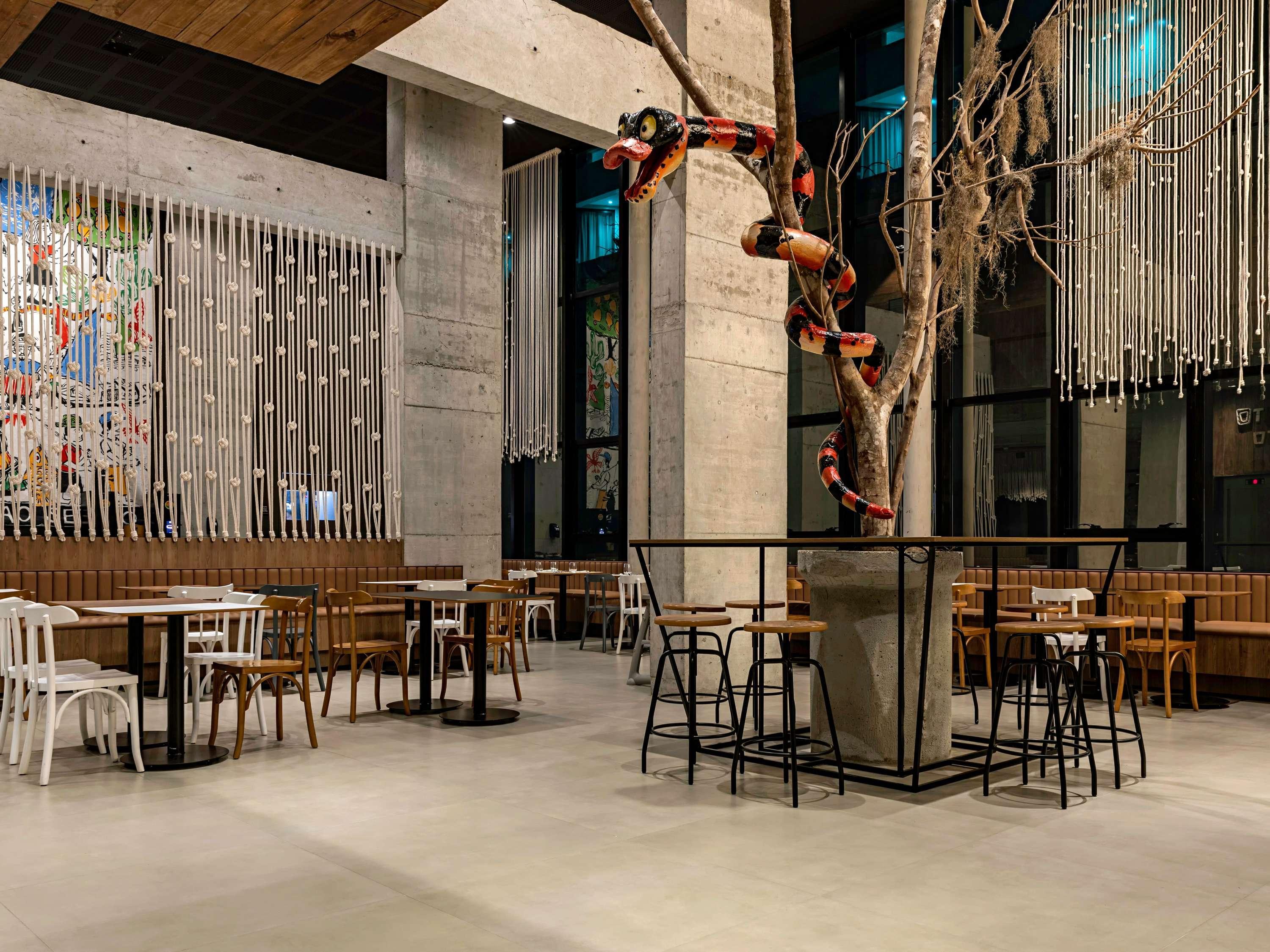 Restaurant Ibis Styles Maceió Pajuçara