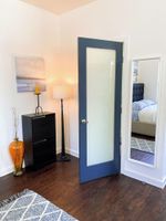 Alquiler Vacacional - [Hollywood Haven] - Chic Studio w/ Full Kitchen, Fast Wifi, Central Location!