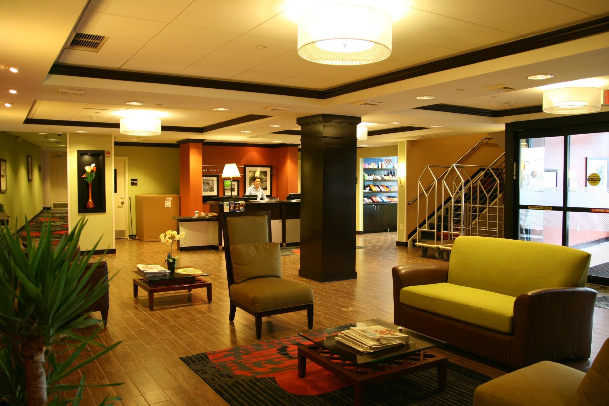 Vista do lobby Hampton Inn Jericho - Westbury