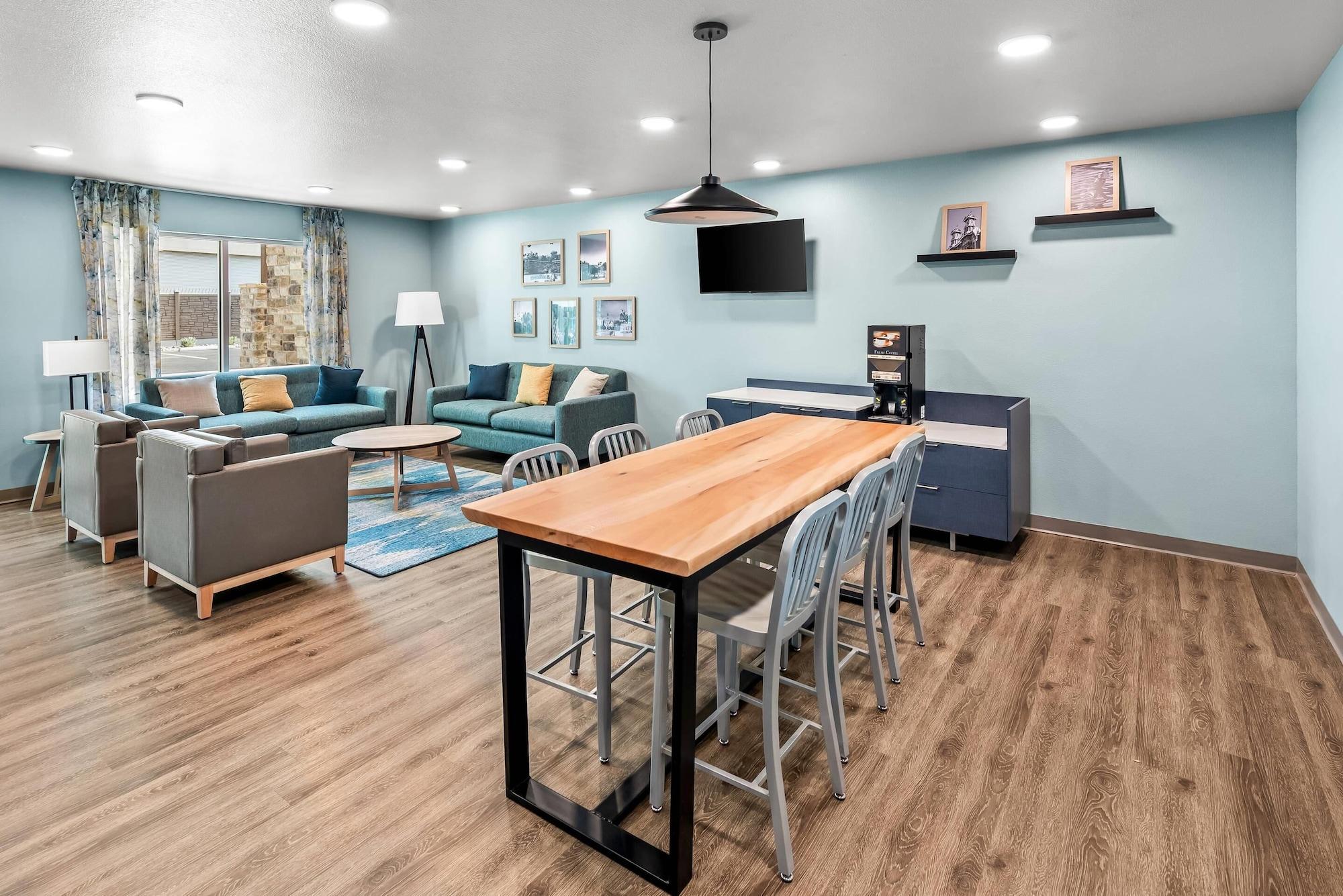 Vista Lobby WoodSpring Suites Santee - San Diego Northeast