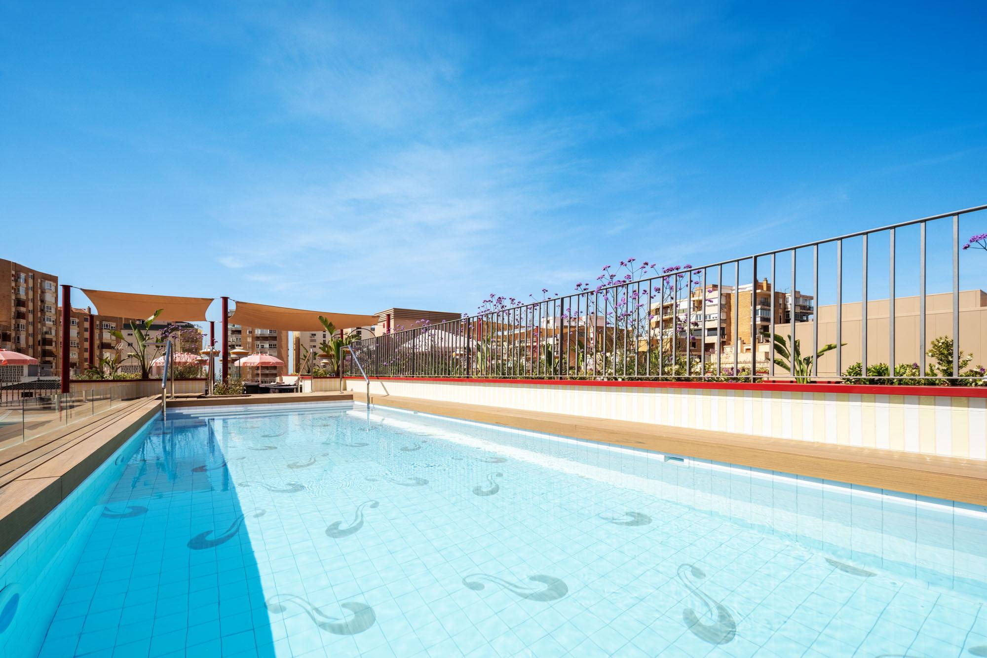 Vista Piscina Aurea Palacio De La Tinta