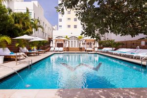 Alojamiento - Marseilles Beachfront Hotel