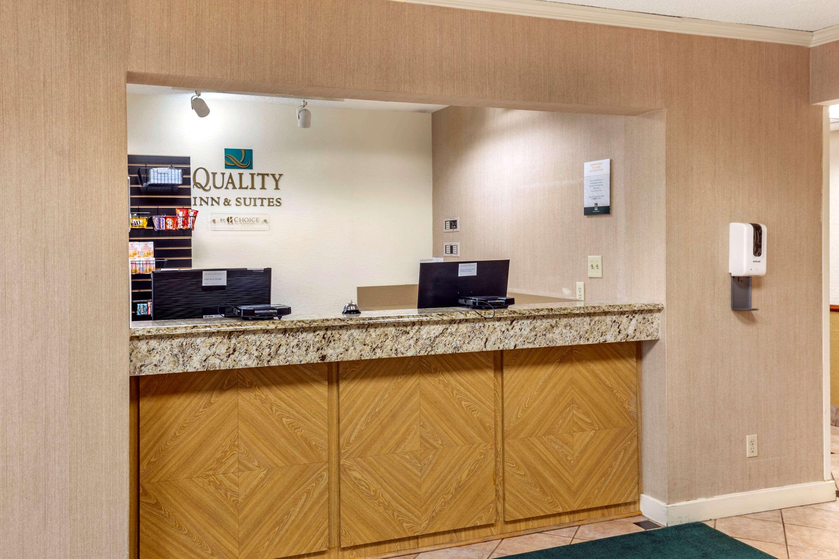 Vista Lobby Quality Inn & Suites Raleigh Durham Airport