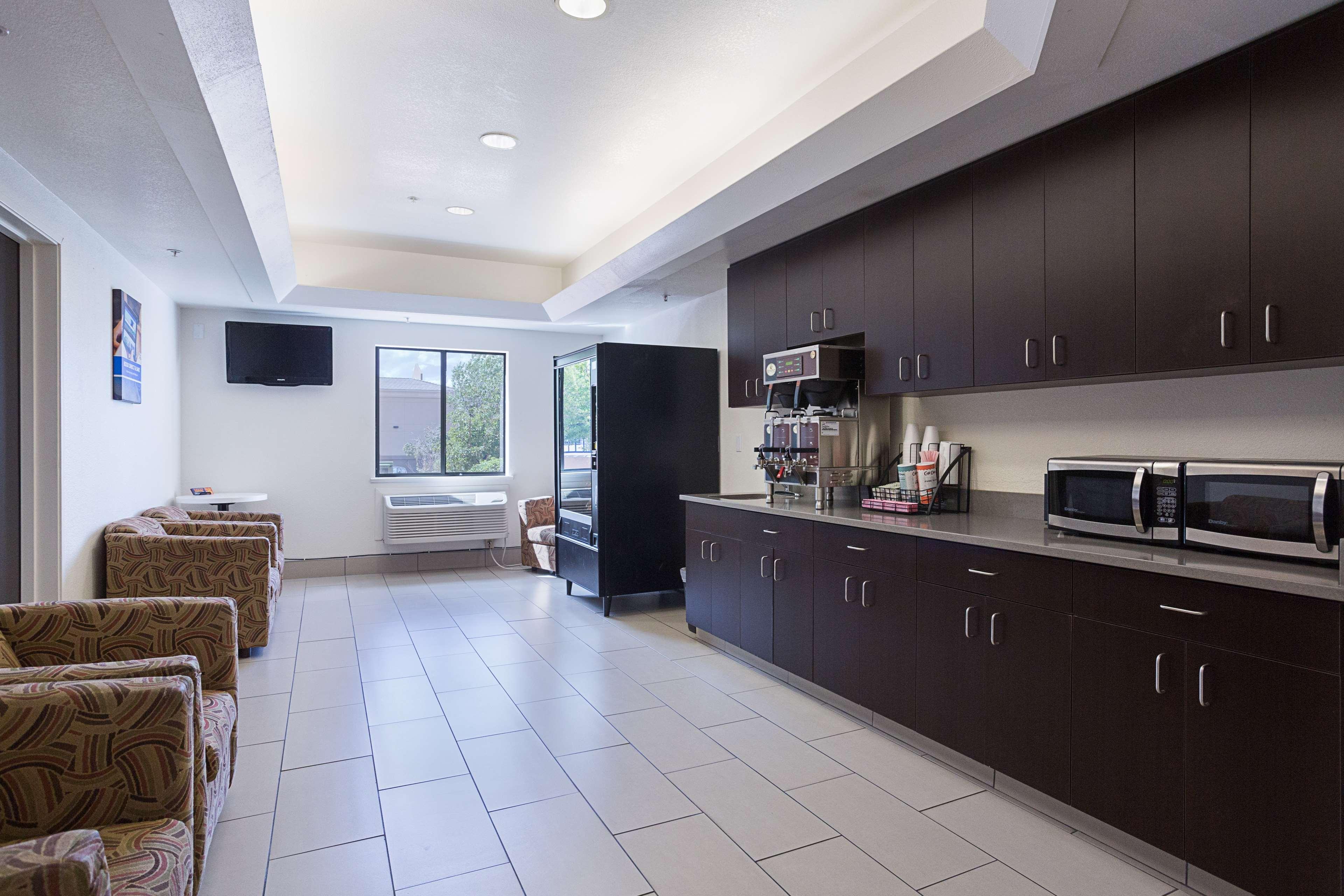 Vista Lobby Motel 6 Page, AZ