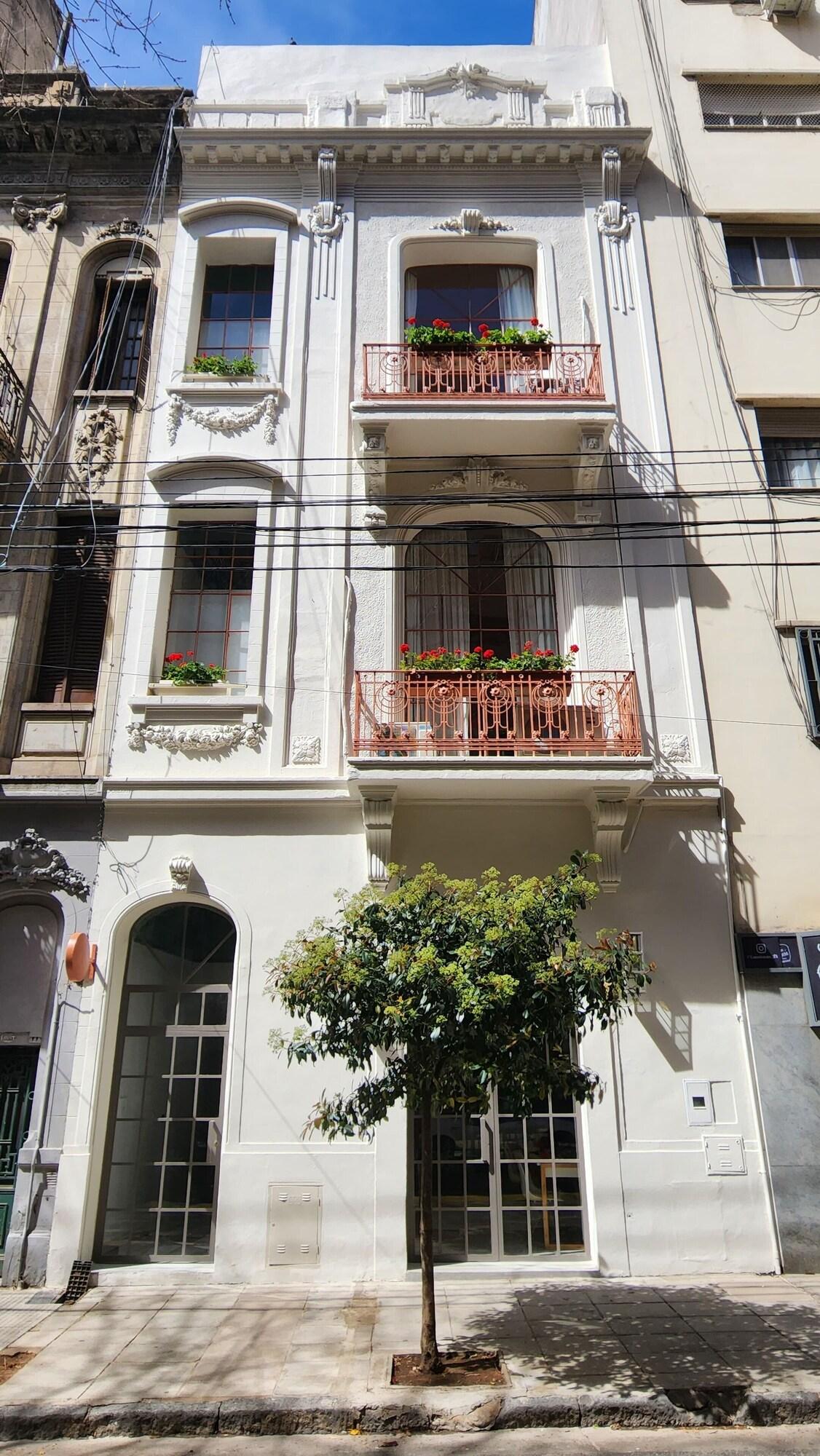 Vista Exterior Casa Par Grand Suites