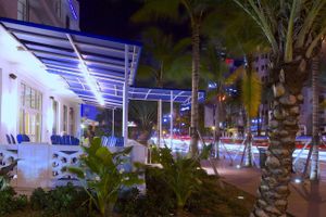 Alojamiento - Claremont Miami Beach