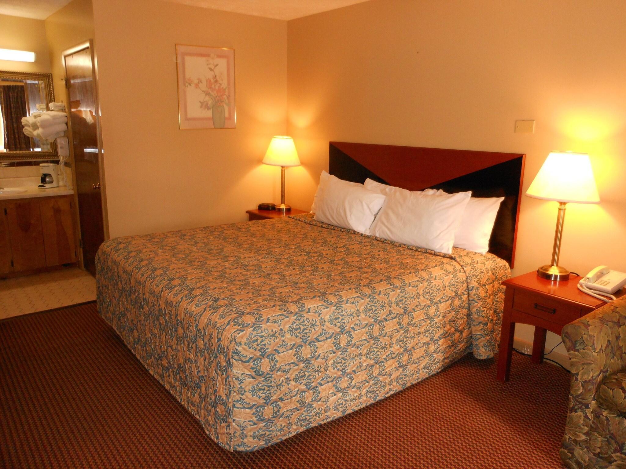Varios McClellan Inn Anniston