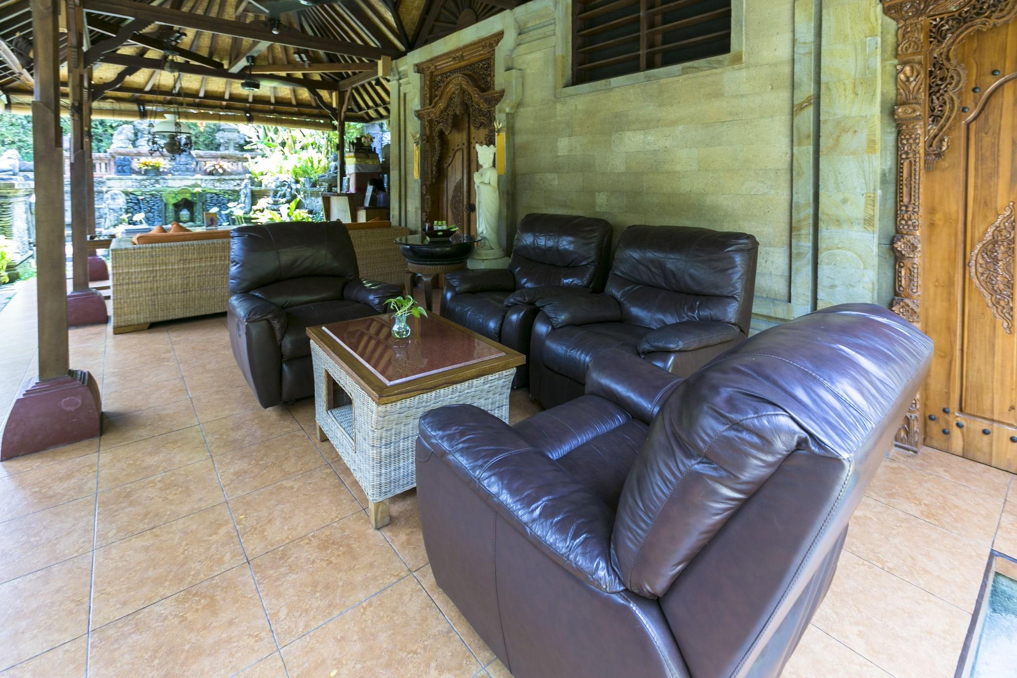Vista Exterior Murni's Houses and Spa