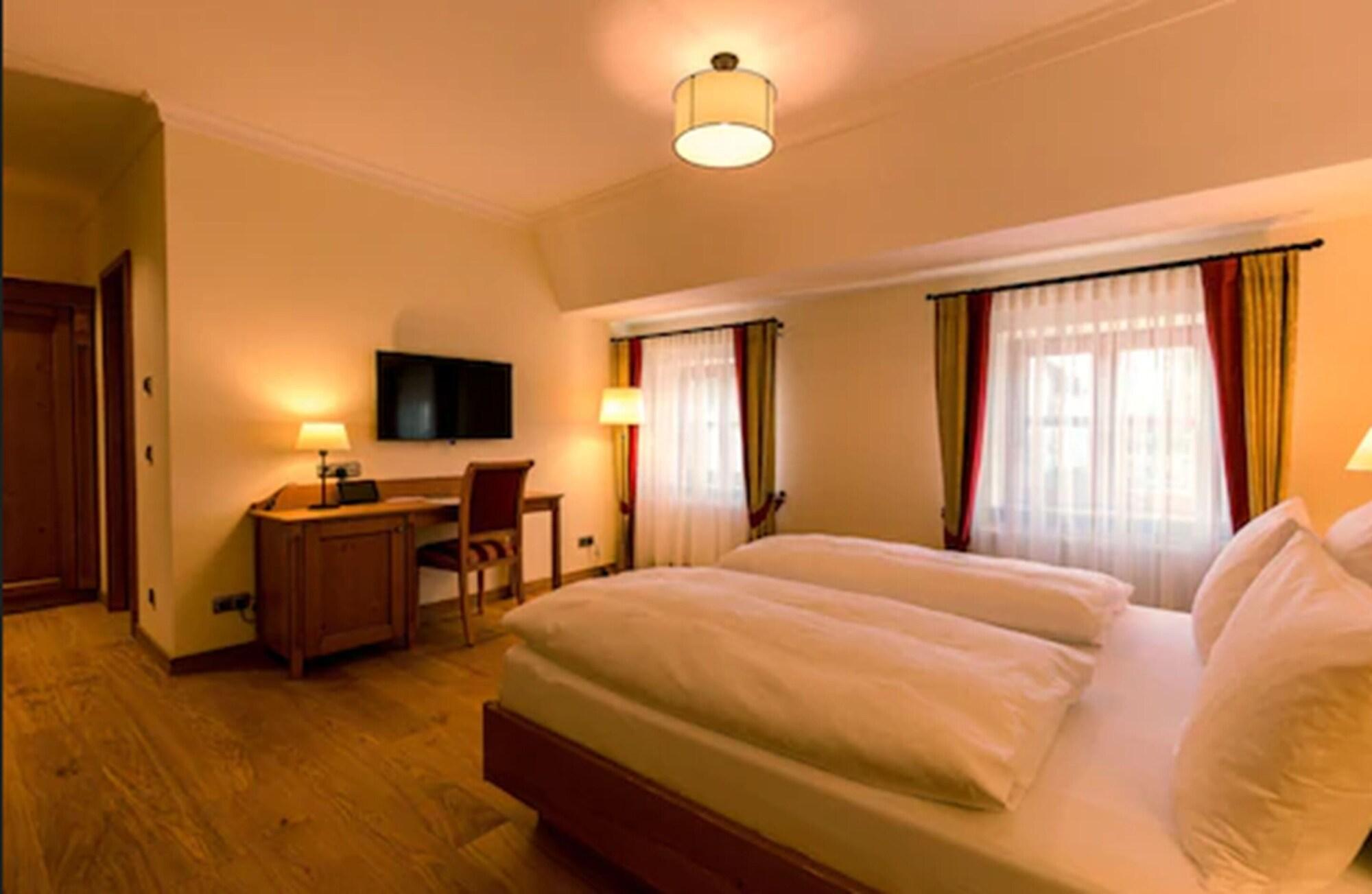 Varios Hotel & Gaststätte zum Erdinger Weißbräu