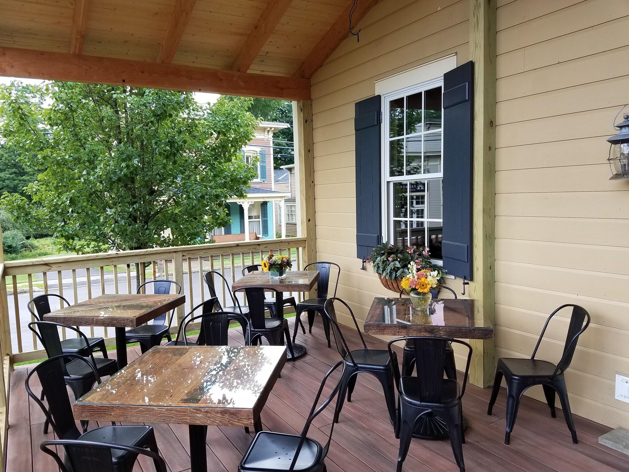 Varios The Railroad Inn