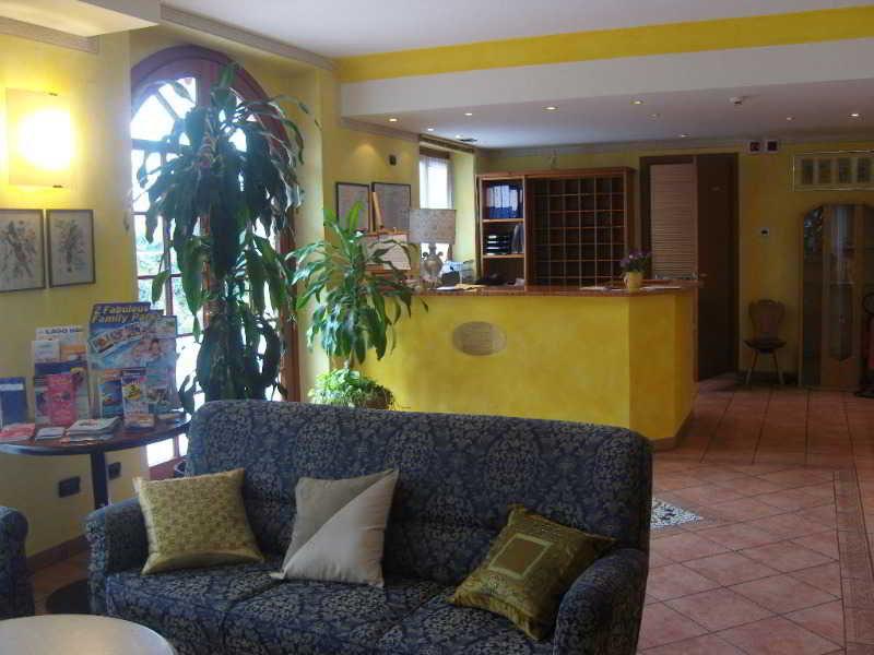 Vista Lobby Hotel Romantic