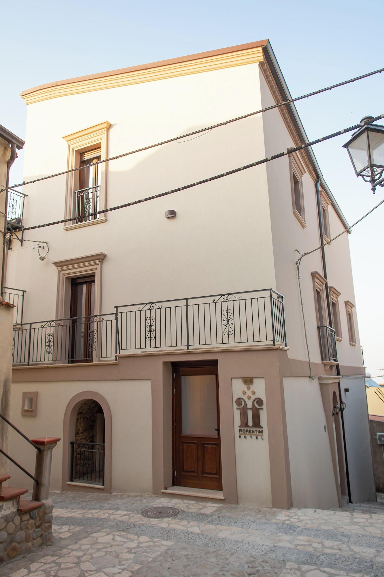 Vista Exterior PALAZZO FIORENTINI CHARME HOTEL