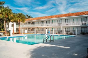 Alojamiento - Travelodge by Wyndham Orlando Lake Buena Vista South