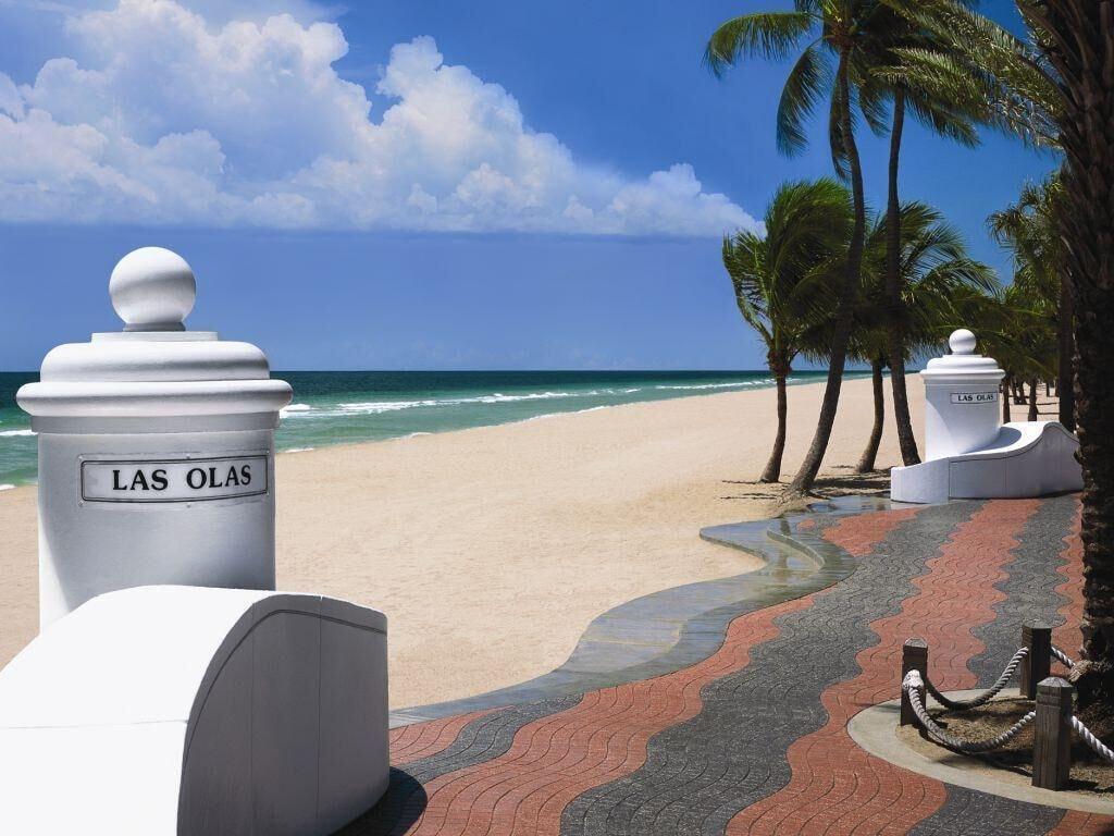 Playa The Pillars Hotel & Club