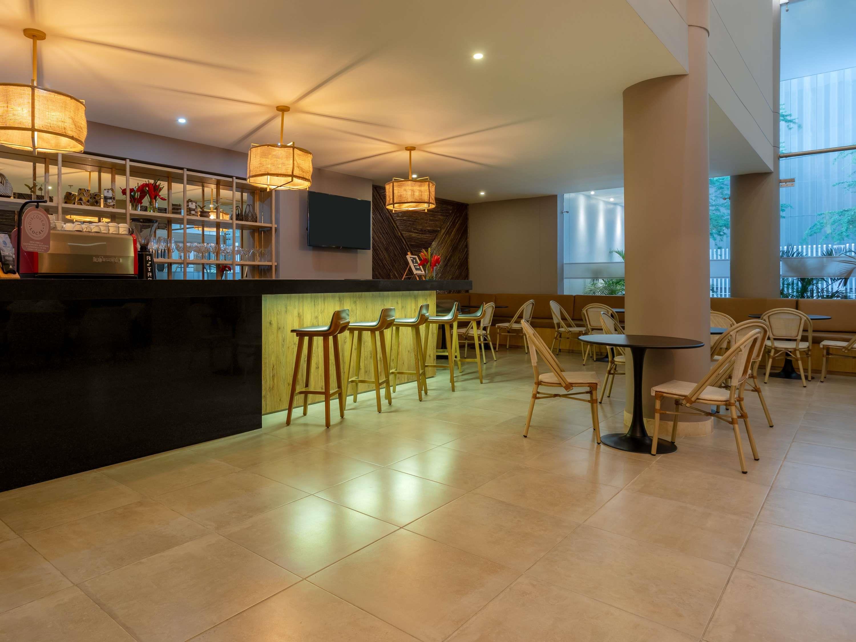 Vista Lobby Courtyard By Marriott Santa Marta Resort