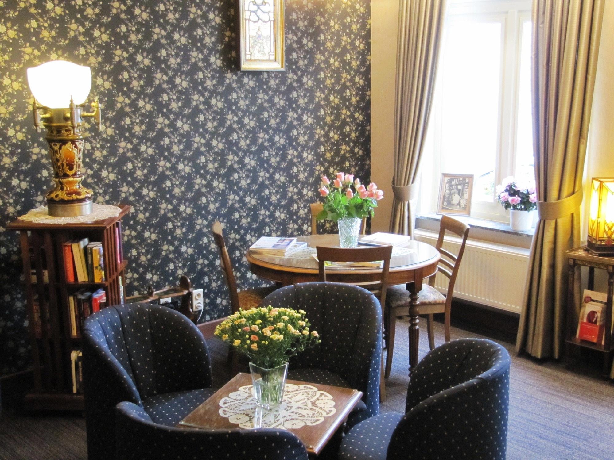 Bar/Salón Hotel Fevery