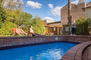 Alojamiento - Red Rock Hostel
