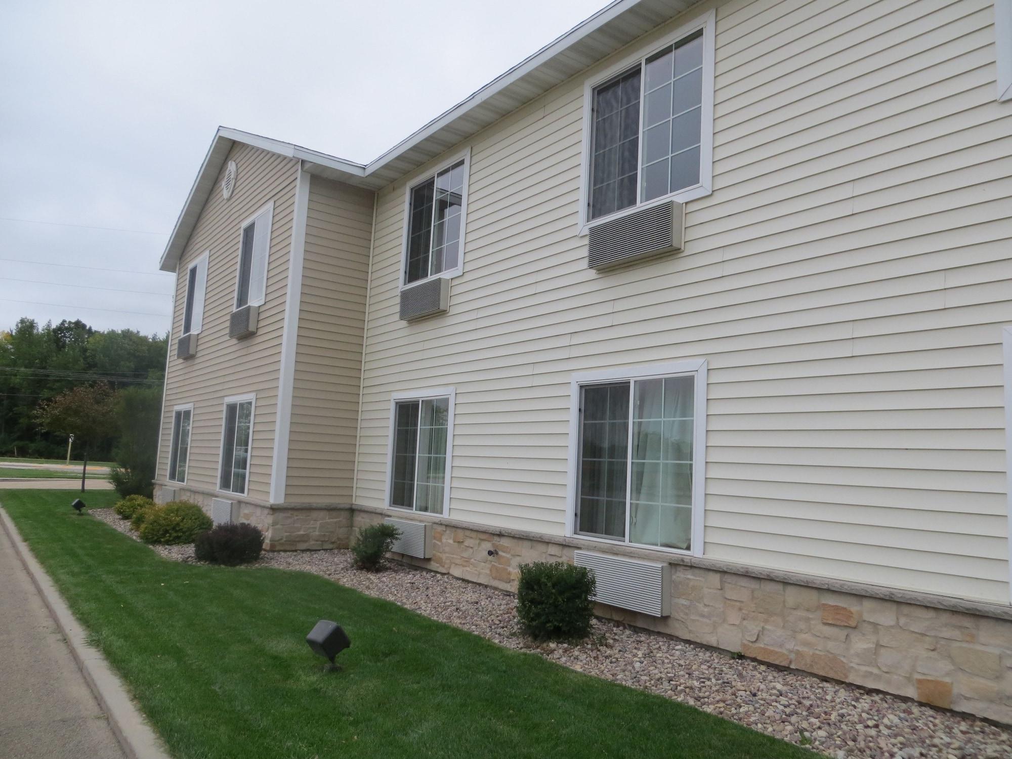 Vista Exterior Cobblestone Inn & Suites - Brillion