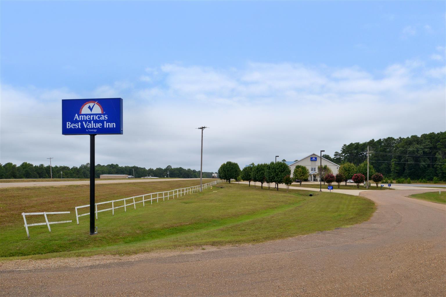 Vista Exterior Americas Best Value Inn Smackover