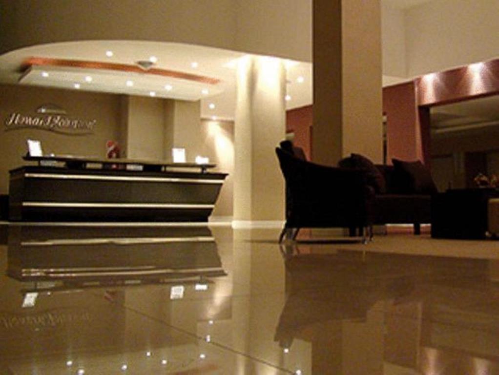 Vista Lobby Howard Johnson Hotel Ramallo