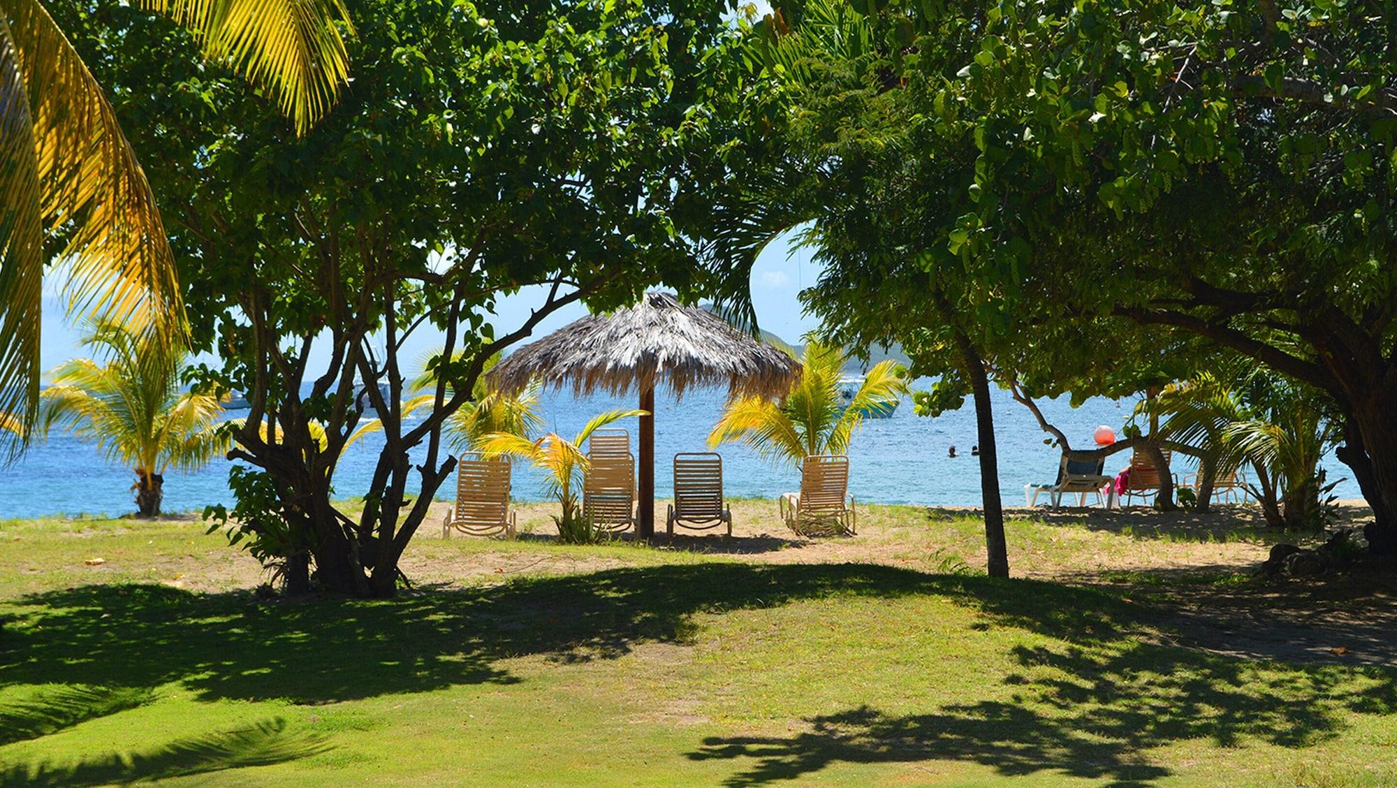Vista Exterior Oualie Beach Resort