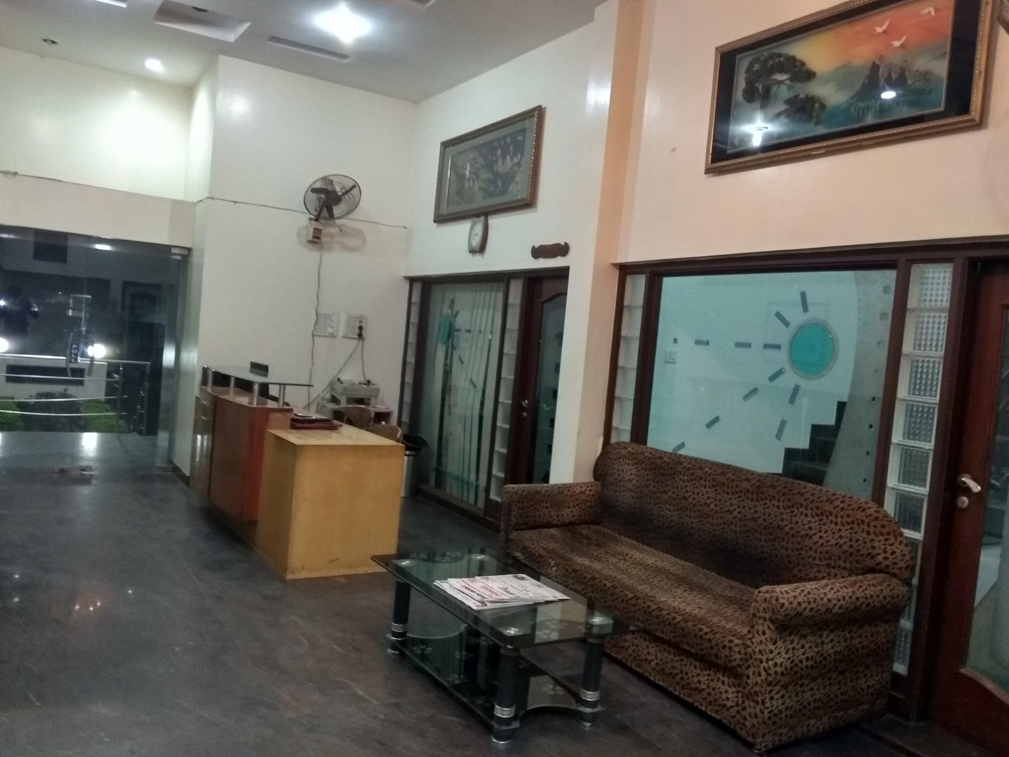 Vista Lobby JK Rooms 122 Shaheen Lodging & Boarding