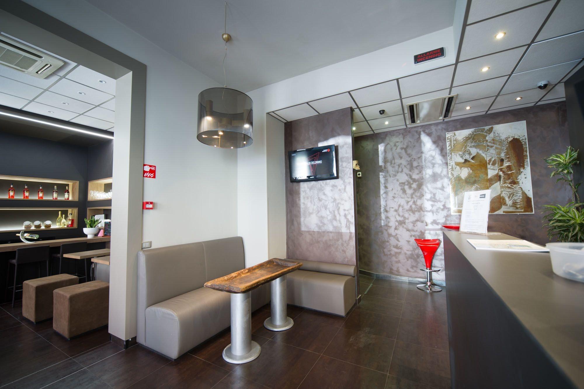 Varios Hotel Aaron
