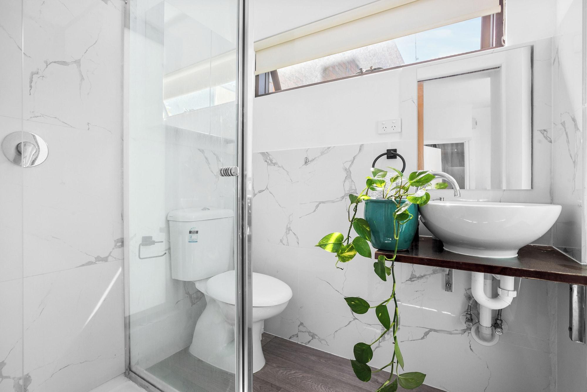 Equipamiento de Habitación Melbourne CBD-private rooms guests Hse.