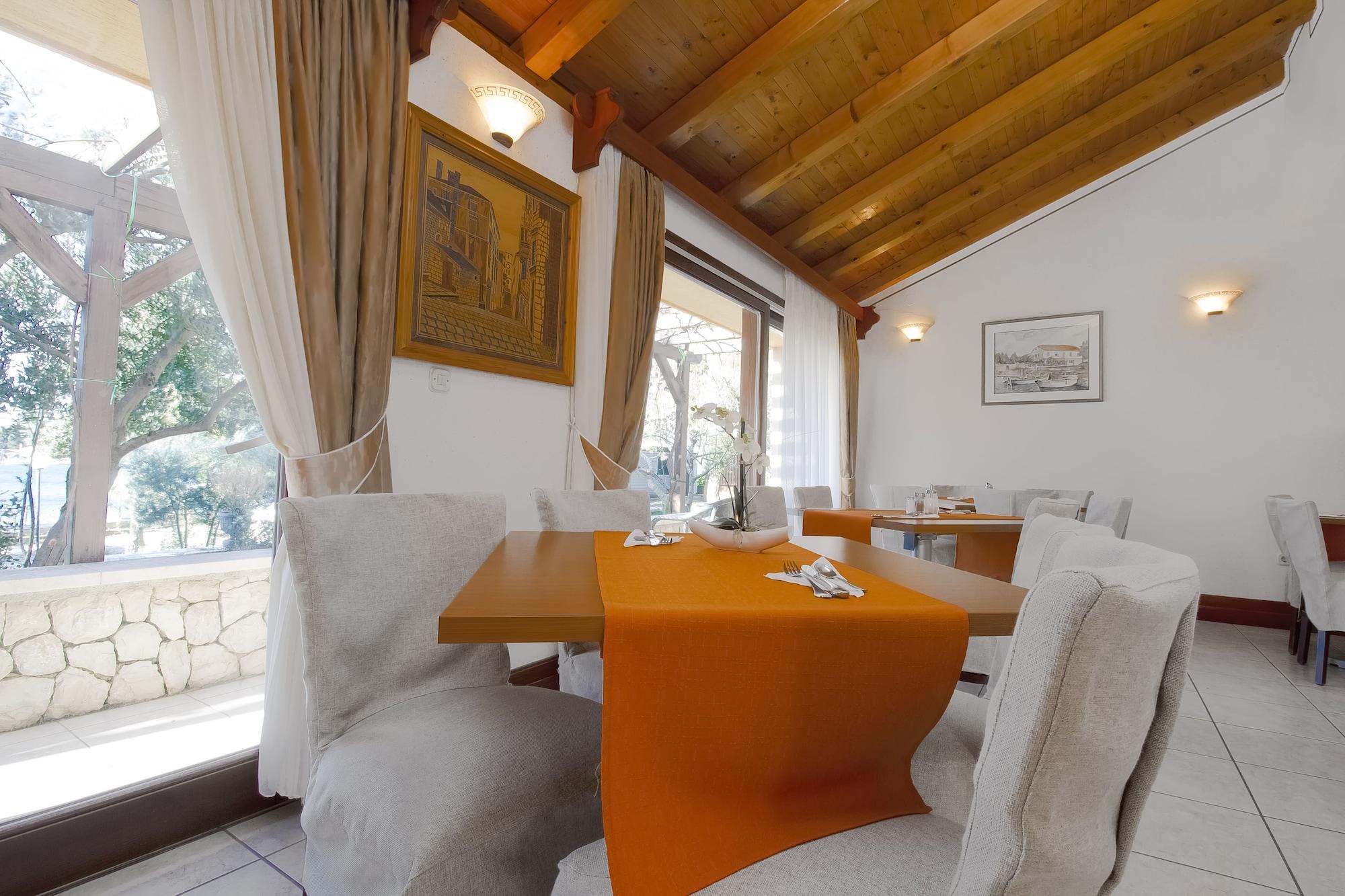 Restaurant Pansion Zlatna Ribica