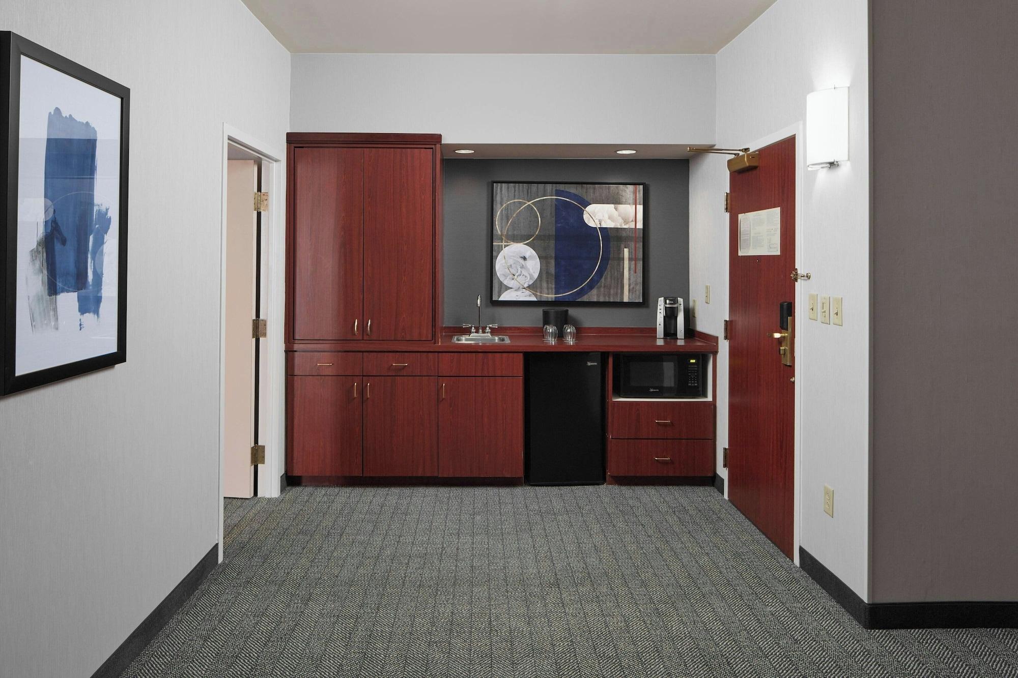 Bar/Salón Courtyard by Marriott Charlottesville University Medical Ctr