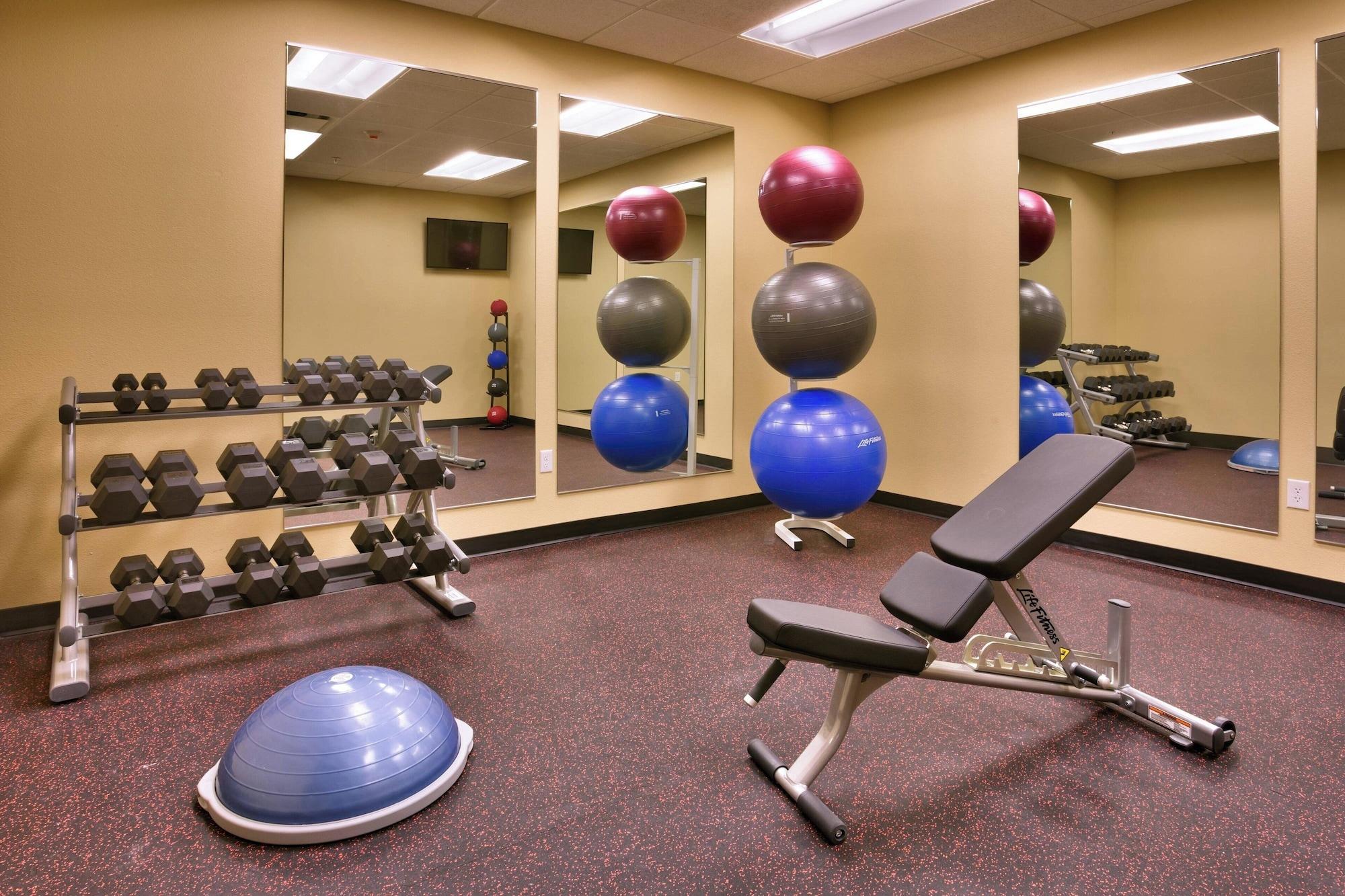 Gimnasio TownePlace Suites by Marriott Dickinson
