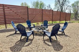 Alquiler Vacacional - Private Hot tub, 1mi to Shangri La, next to Battlefield Par 3, & Walk to Lake