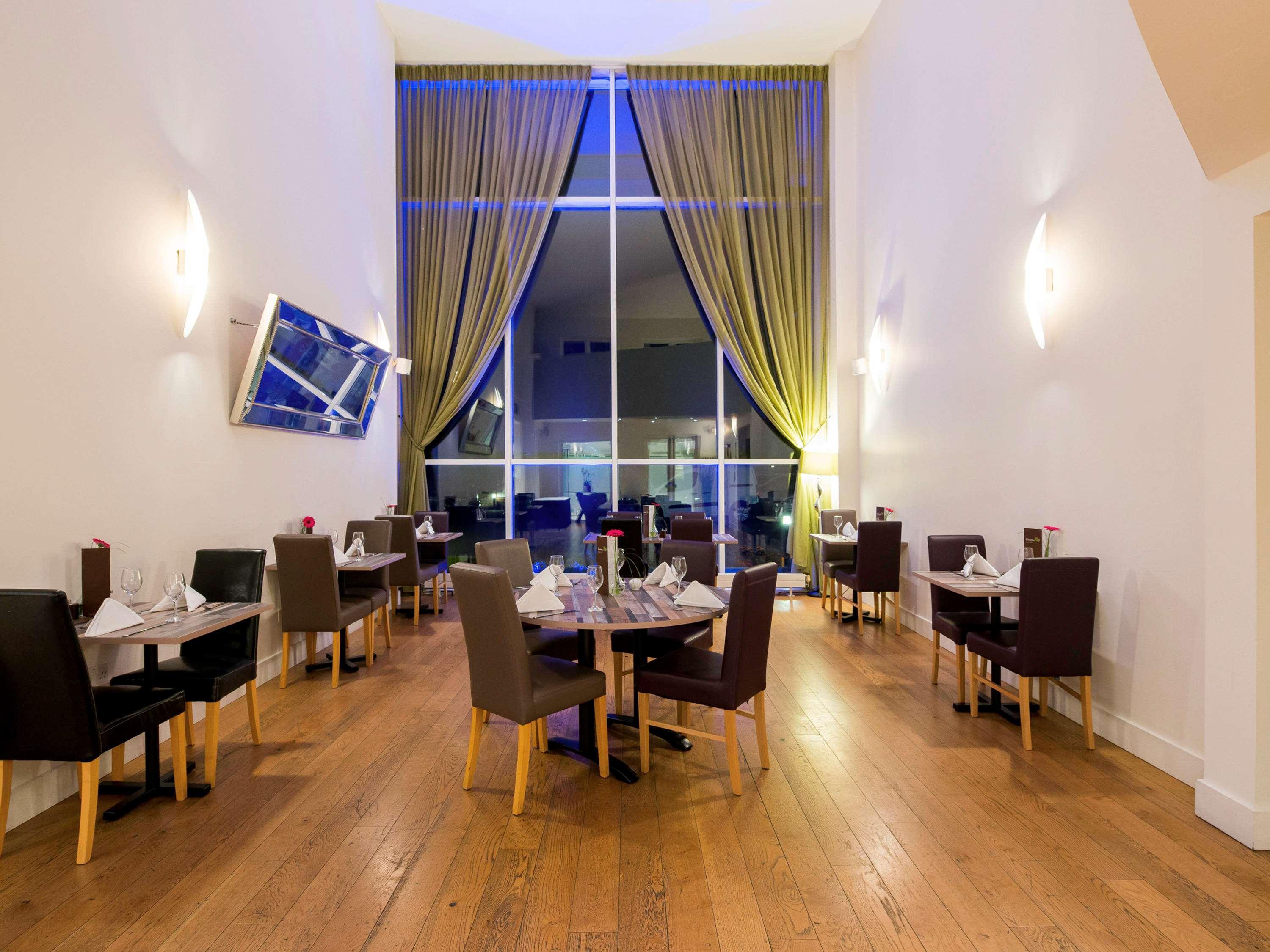 Vista Exterior Stanwell Hotel by Mercure