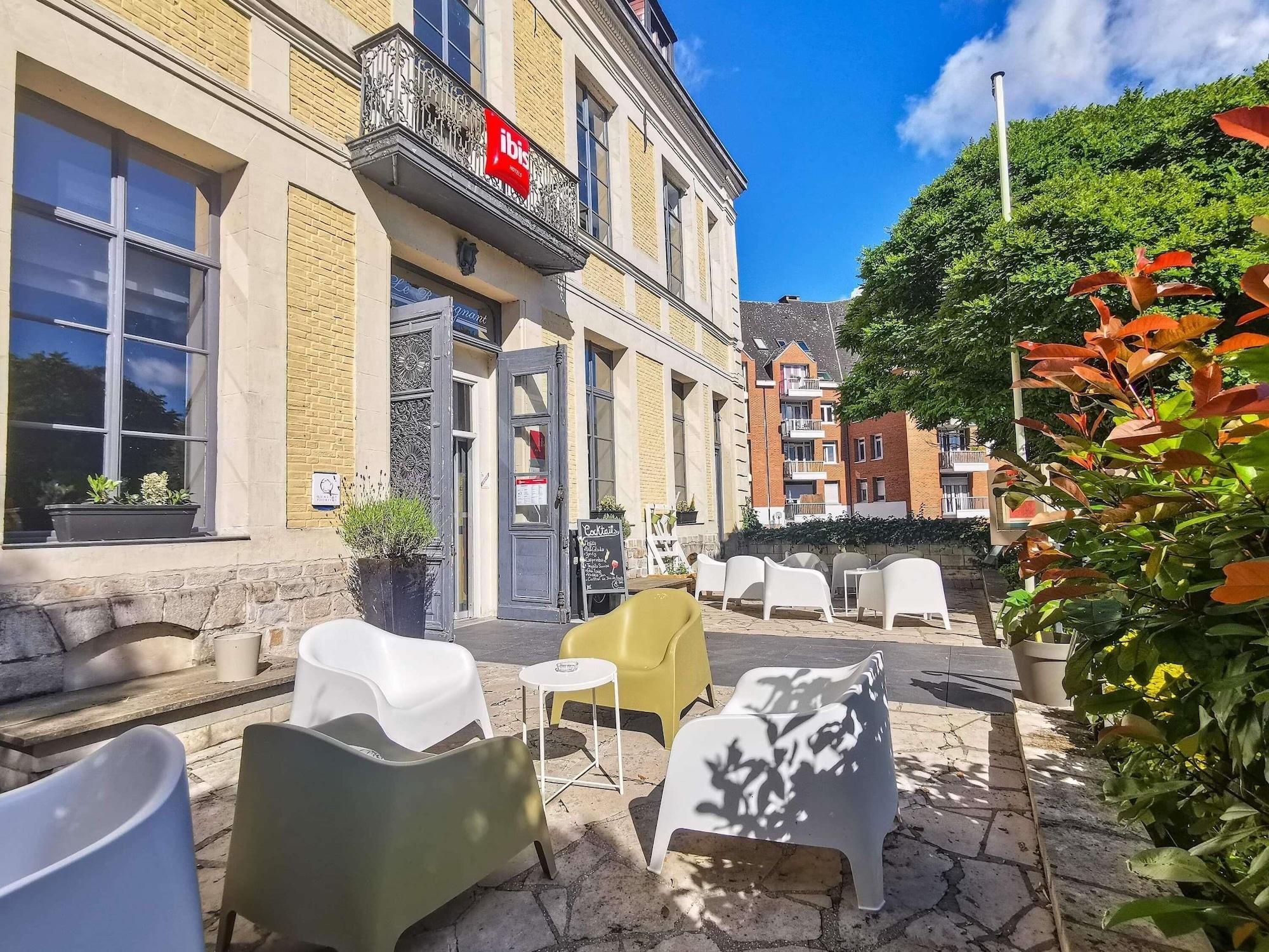 Vista Exterior ibis Douai Centre