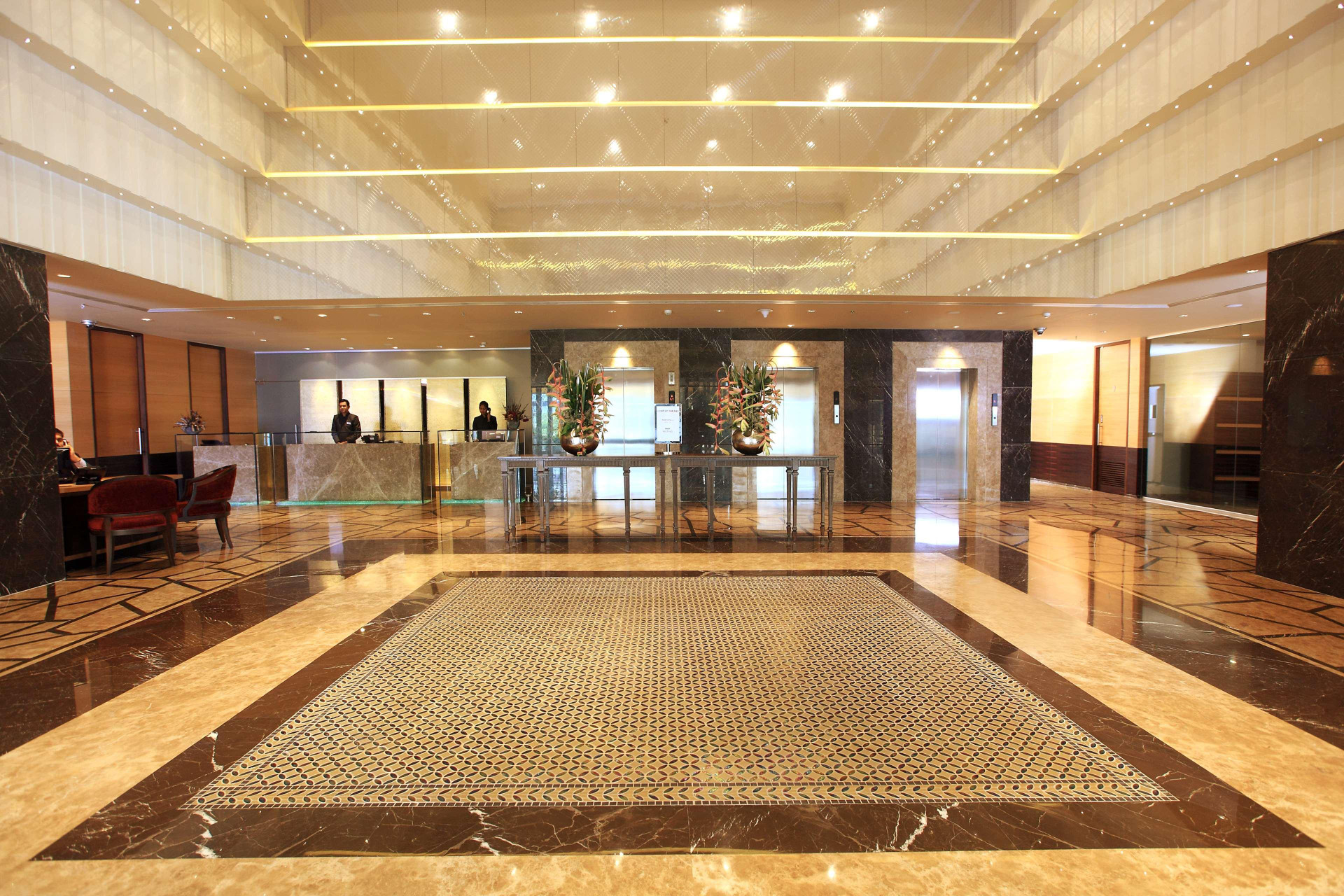 Vista Lobby Radisson Blu Hotel Chennai City Centre