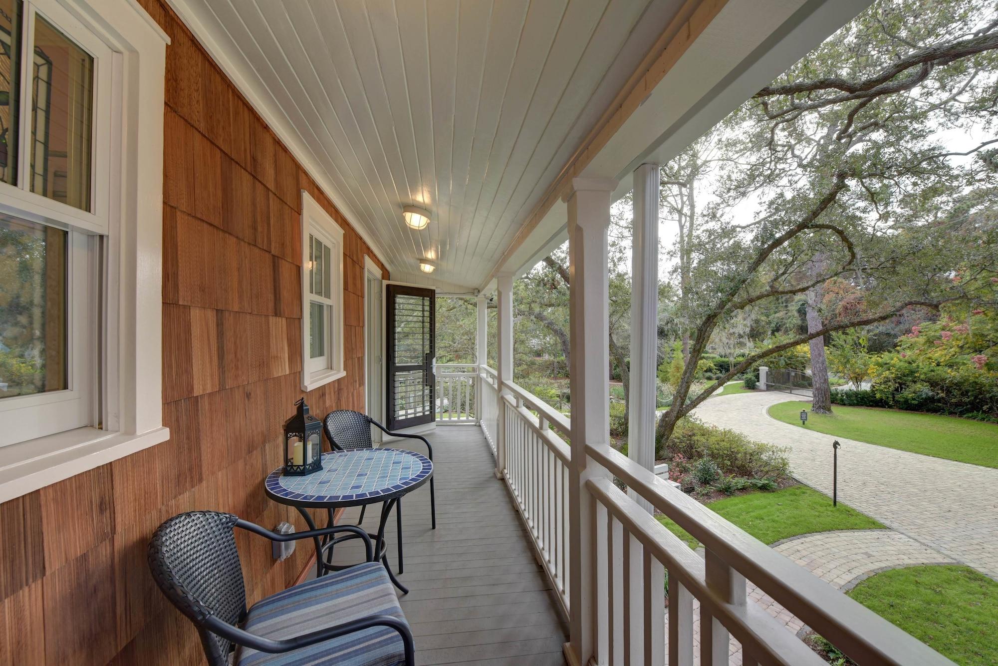 Varios The Grey Owl Inn