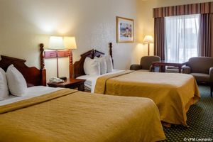 Hospedagens - Econo Lodge Inn & Suites Philadelphia MS