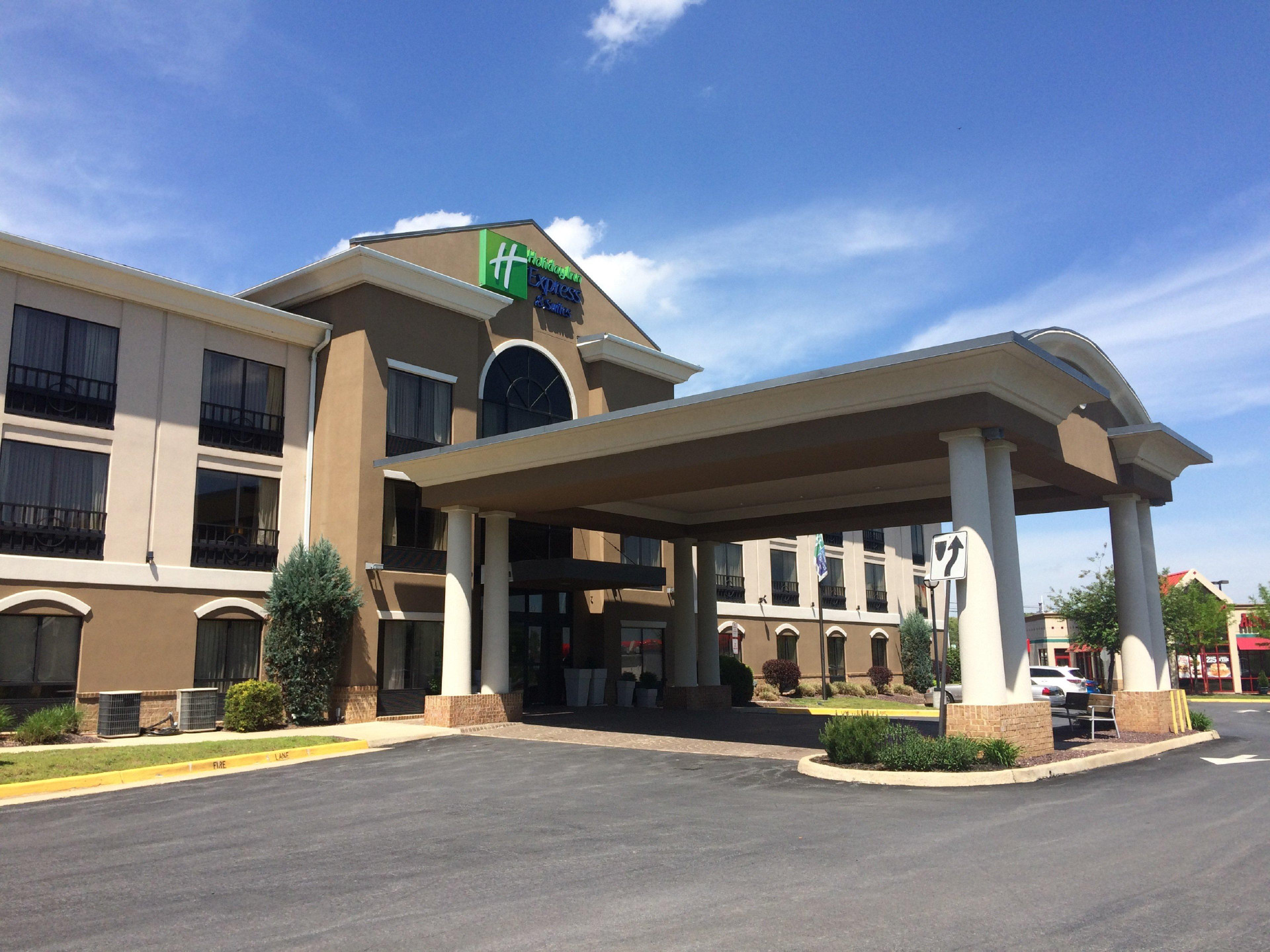 Vista Exterior Holiday Inn Express Hotel & Suites Winchester by IHG