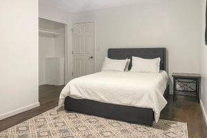 Alquiler Vacacional - 4-bedroom house in charming Beckley with AC, relaxing back porch, pet friendly